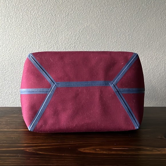 NWT Kate Spade Tote. $228 Retail - Picture 6 of 15